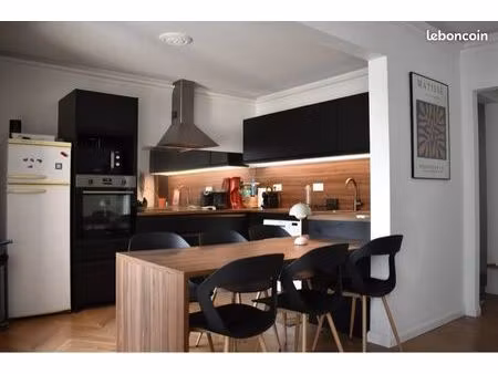 t3 rénové 72 m² – 4 balcons  parking  ascenseur – vue cathédrale – reims st rémi