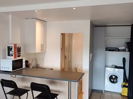 loue studio meublé 21 m2 avec terrasse