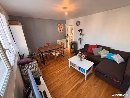 t3 rénové de 52 m² – lanester – disponible le 17 août