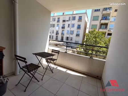 studio 1 pièce 25 m²