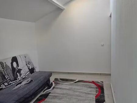 dans residence calme rue de la nouvelle france- t2 meuble libre de suite