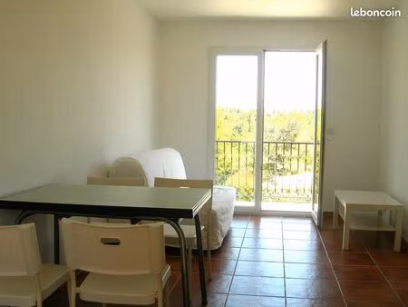 f2 meuble 38m2 +parking fac hoche