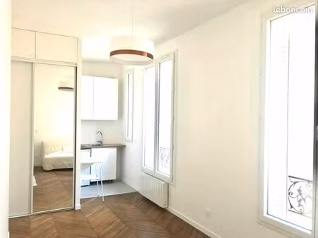 studio meublé  calme  à deux pas des champs elysées