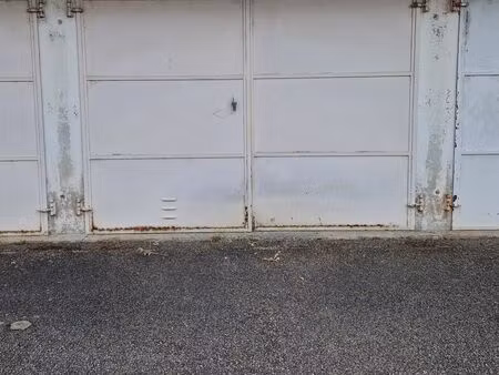 garage sain 14m² - sécurisée - quartier baudin