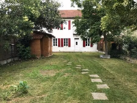 à louer maison mitoyenne vic en bigorre