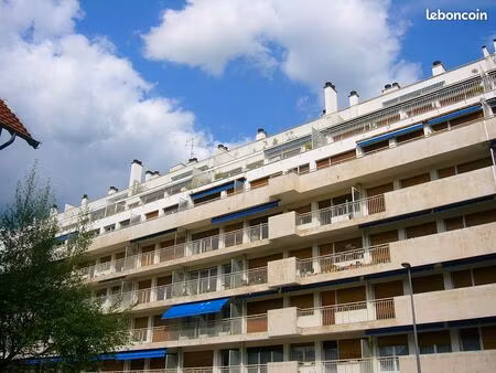 beau t1 40 m2 meublé plein centre avec parking