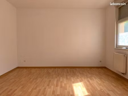 appartement f3 au rdc avec parking privatif