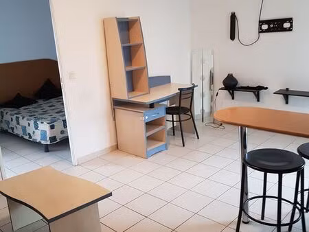 loue f2 meublé