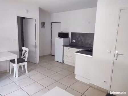 joli t2 meublé 30m² saint etienne centre rue voltaire – proximité immédiate université jea