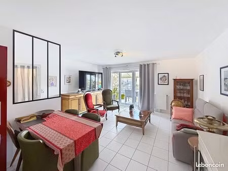 appartement t3 meublé  lumineux et bien agencé - 2 kms du port vannes