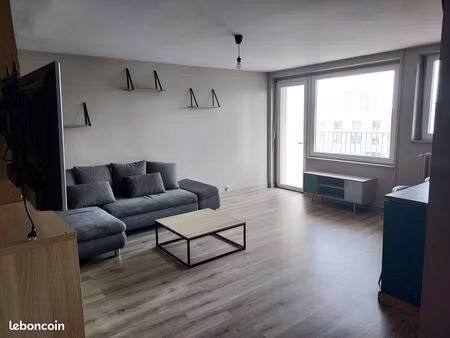 location appartement t3 - balcon avec vue - métro gratte ciel - villeurbanne