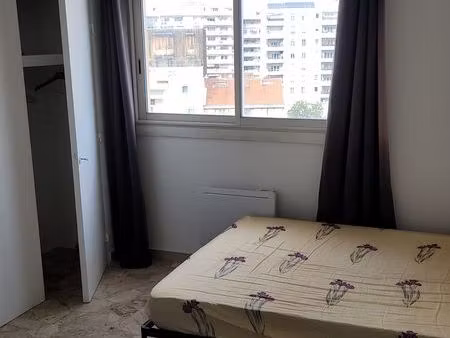 studio rénové capelette  proche timone