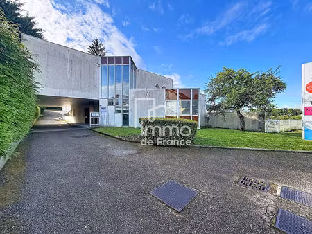 local commercial oyonnax 424.90m2