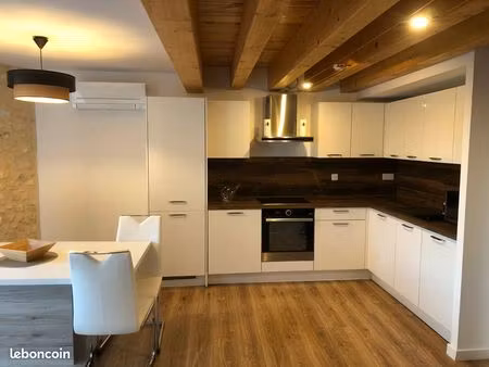 t2 duplex meublé – aniane centre