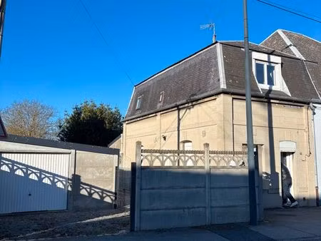 maison semi mitoyenne avec jardin et garage