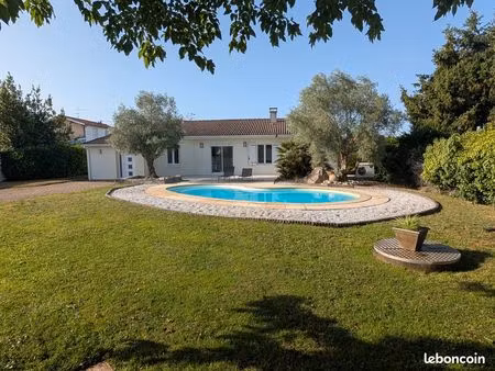 maison 4 chambres avec piscine au sel chauffée  climatisation  cave  puits et garage indép