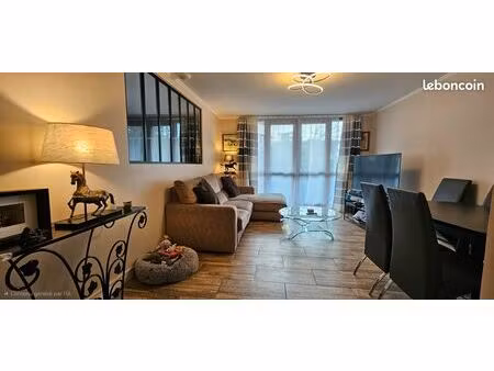 appartement de 68m² avec terrasse de 15m² et 2 parkings