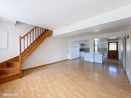 à louer - appartement duplex 100m²  4 chambres - villeneuve-saint-salves