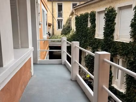 3 pieces avec balcon au calme sur cour vegetalisee