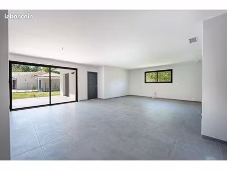villa 5 pièces 123 m²