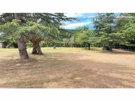 rare - beau terrain constructible et viabilisé de 1500m2 à cestas / bellevue
