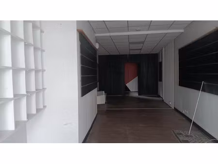 location locaux professionnels 51 m² à pau (64000)  450 €