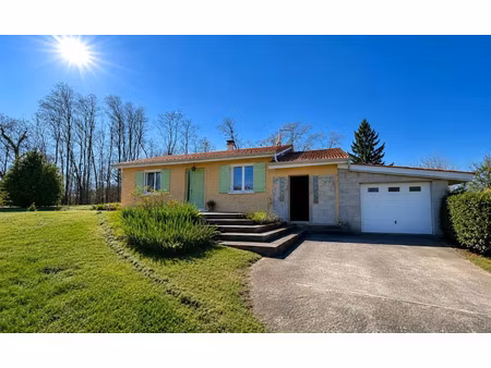 location meublée maison 3 pièces 78.95 m² à fay-le-clos (26240)  890 €