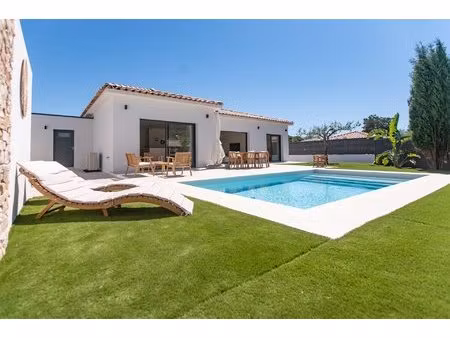 villa contemporaine neuve de plain-pied avec piscine – 138 m²