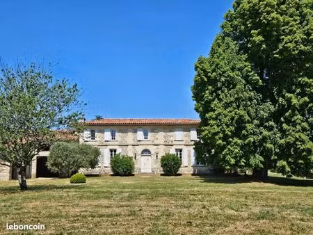 maison 7 pièces 280 m²