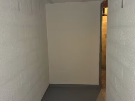 loue cave de 4.3 m2 / 9 m3 au 22 rue baudelique 75018 paris