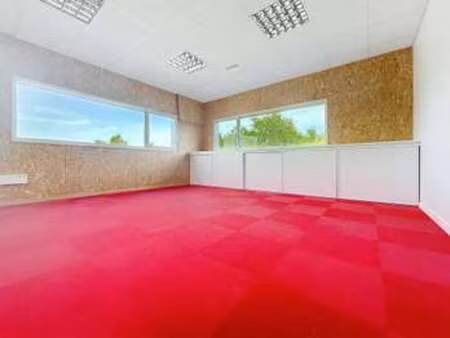 location bureaux et commerces à pontchâteau (44160) : à louer / 43m² pontchâteau