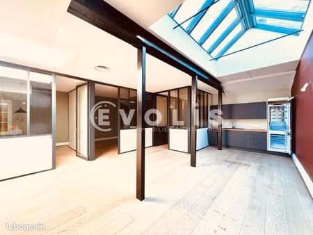 bureau 200 m²