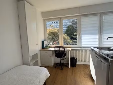 studio 1 pièce 12 m²
