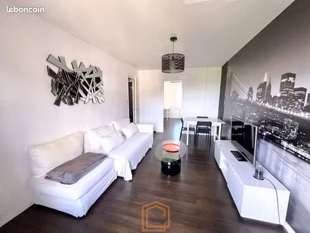 appartement 1 pièce 66 m²