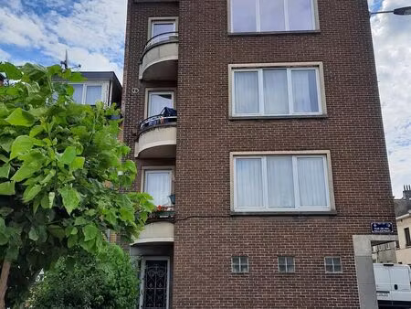 appartement à louer avec terrasse et 1 chambre   forest (vbe39519)