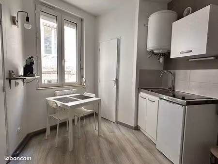 studio meublé rénové - rue saint jean - hyper centre