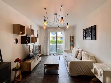 coup de coeur t2 entièrement rénové avec balcon sud  parking