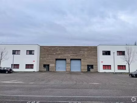 location local d’activités saint-priest 69800 1990m²