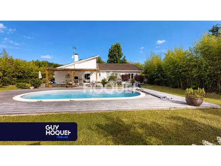 maison familiale avec piscine à ayguemorte-les-graves