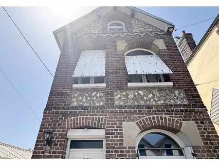 maison individuelle en briques et silex de 75m² avec jardin