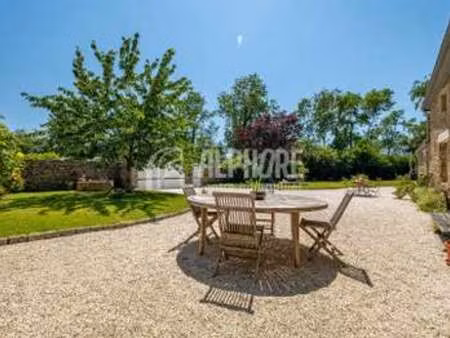 vente maison à saint-étienne-de-montluc (44360) : à vendre / 224m² saint-étienne-de-montlu