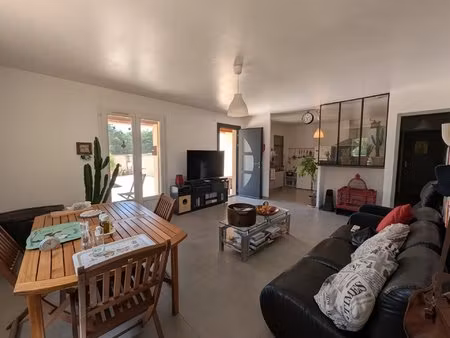 maison type 4 plain pied avec piscine
