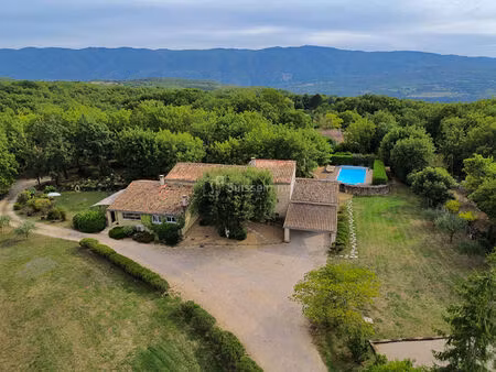 villa de prestige en pierre