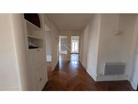 t3 de 77 m² - rue servient lyon 3ème