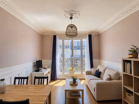 appartement de charme 72 m²  balcon  ascenseur et cheminées
