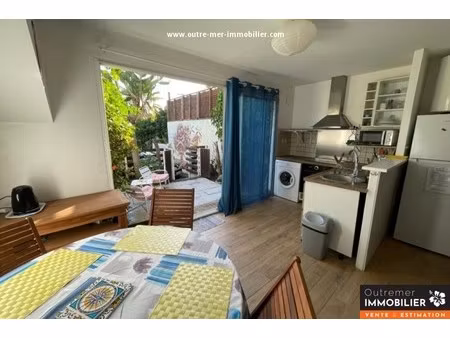rare à saint-gilles-les-bains – f2 meublé avec jardin et parking
