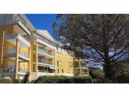 a vendre saint-raphael appartement 2 pièces avec garage vend