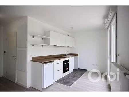 studio lumineux dans résidence de standing