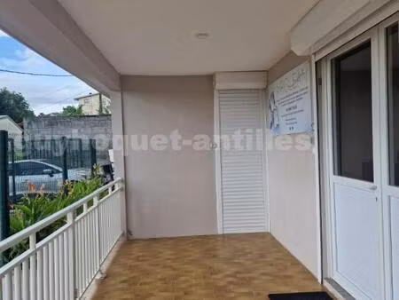 local commercial à louer sur le lamentin