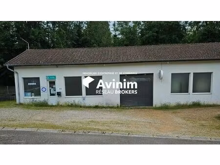 vente commerce saint amour 39160 180m²